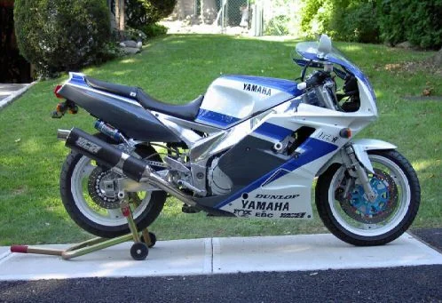 1991 Yamaha FZR 1000