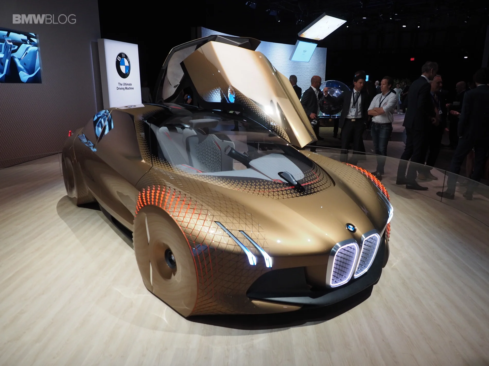2017 BMW Vision Next 100