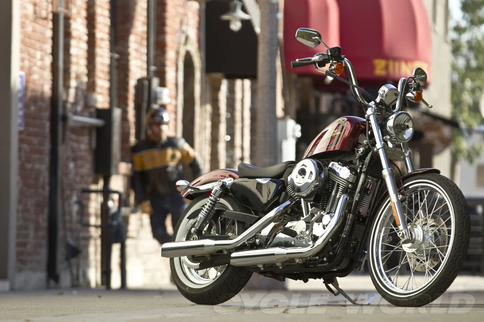 2013 Harley-Davidson Sportster Seventy-Two Dark Custom