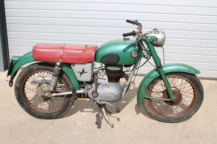1957 James Colonel 225