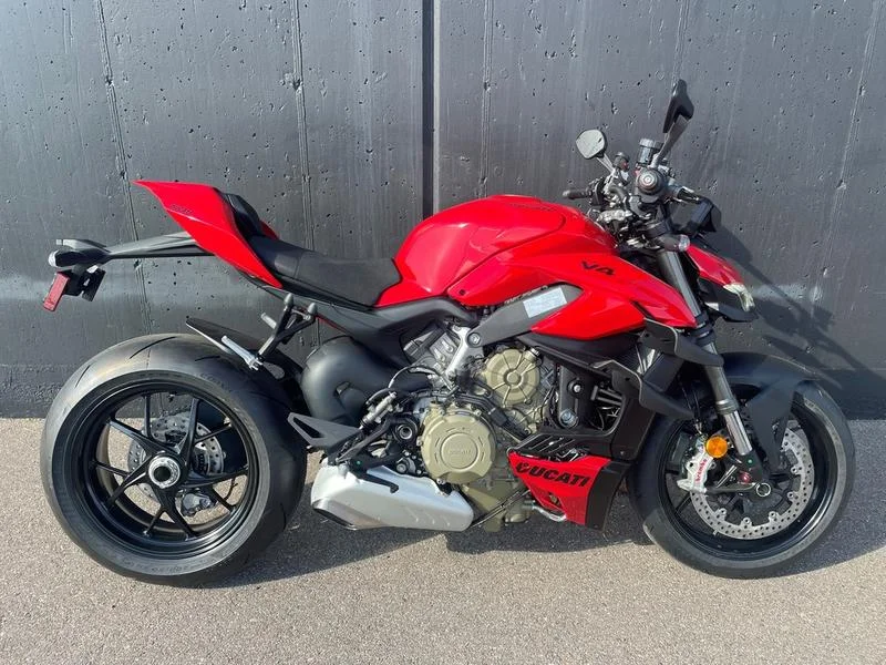 2024 Ducati Streetfighter V4