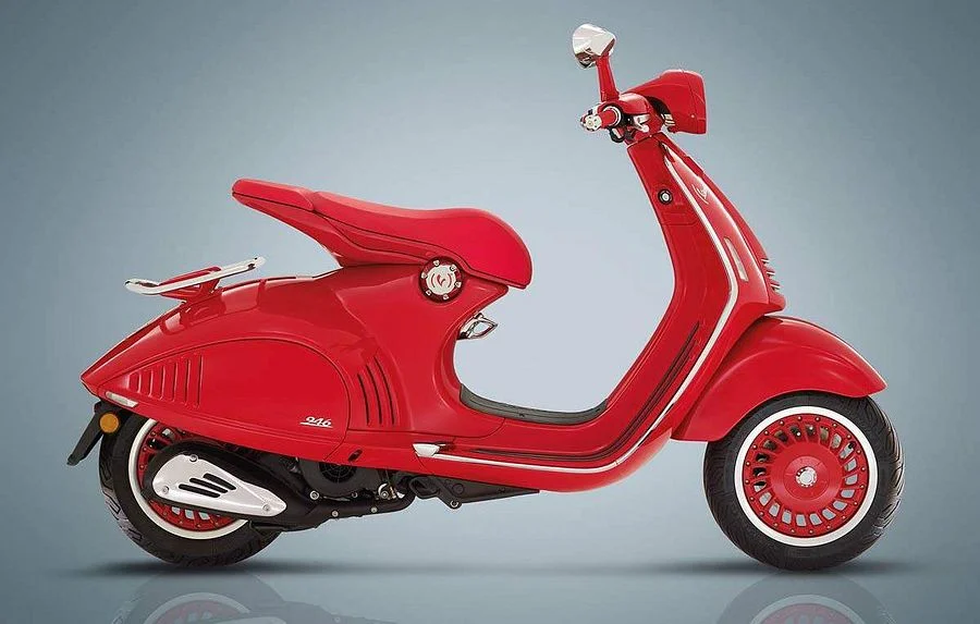 2017 Vespa 946 RED