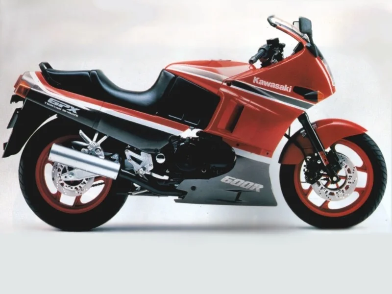 1989 Kawasaki GPX 600 R (reduced effect #2)