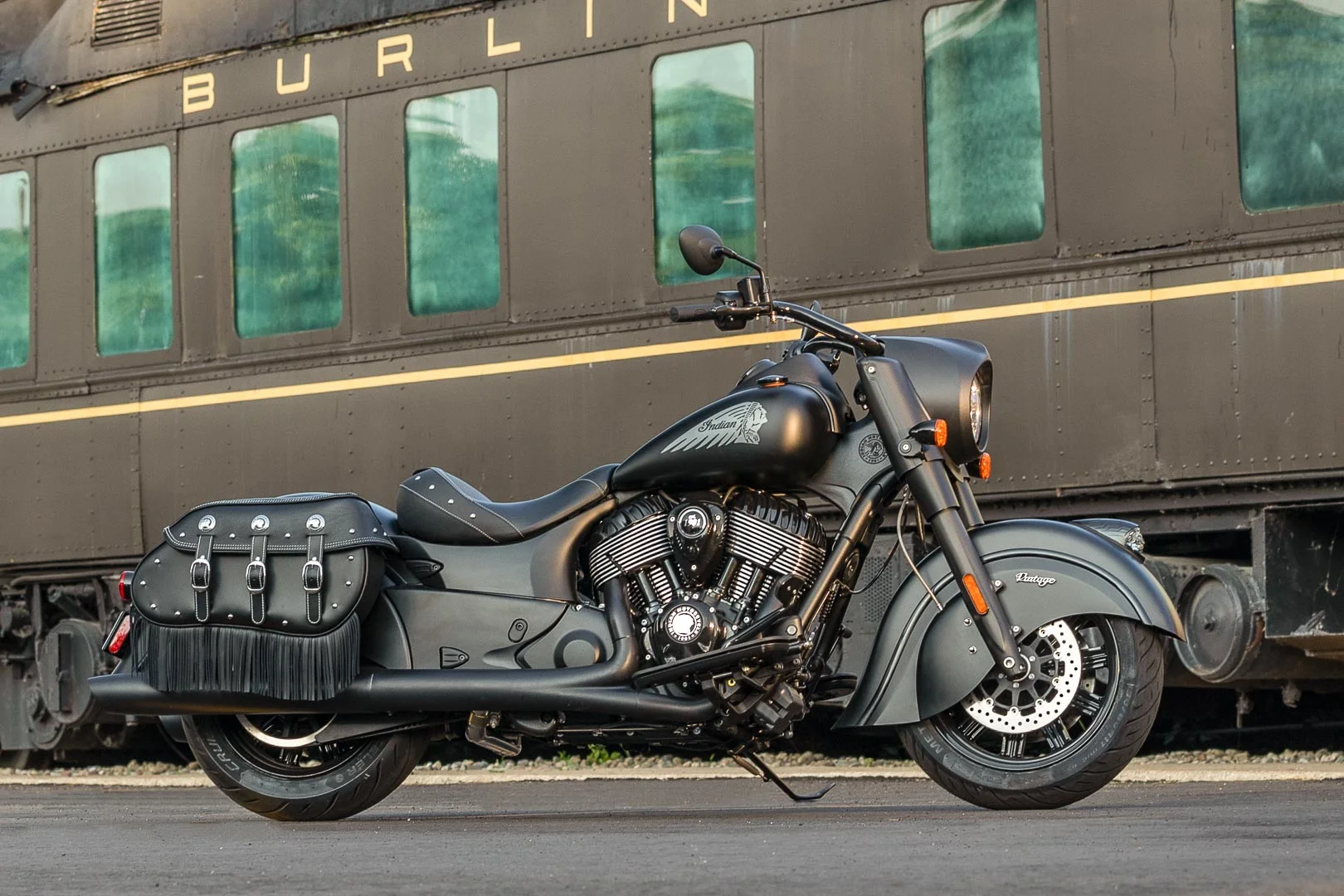 2021 Indian Vintage Dark Horse