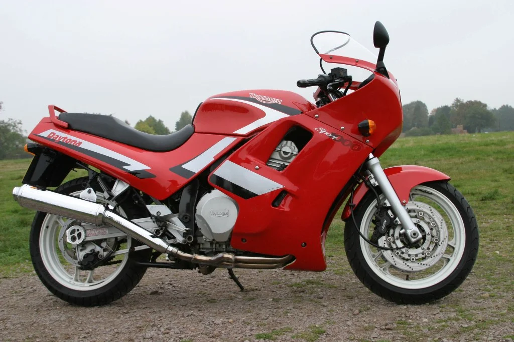 1991 Triumph Daytona 750 (reduced effect #2)