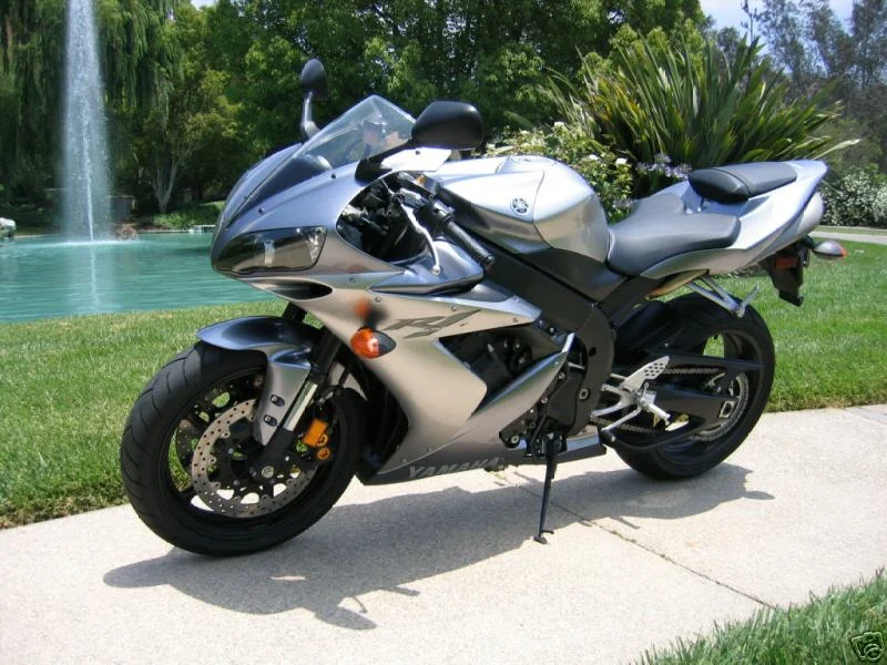 2004 Yamaha YZF-R1