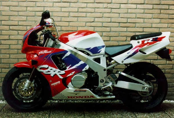 1992 Honda CBR 900 RR (reduced effect #2)