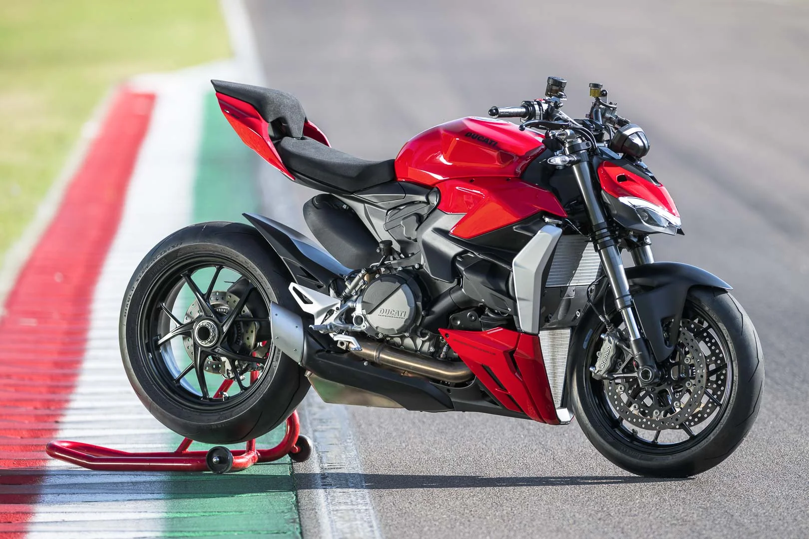 2022 Ducati Streetfighter V2