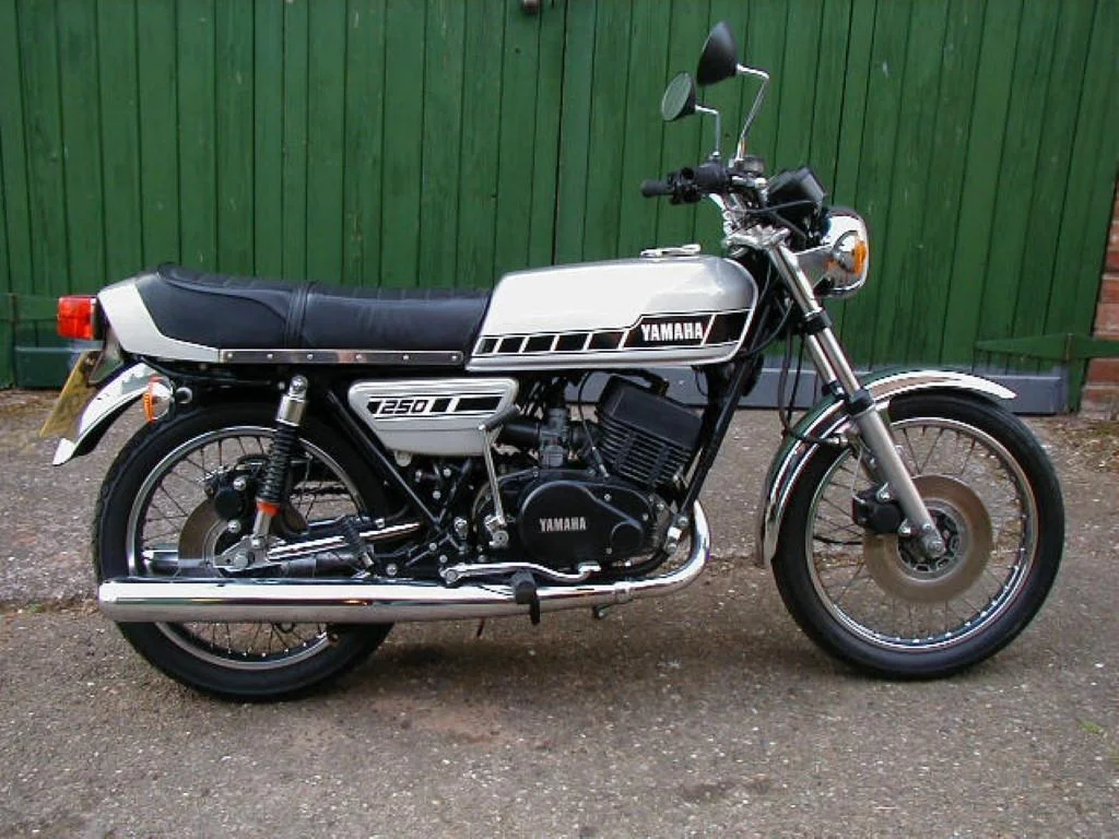 1974 Yamaha RD 250 (5-speed)