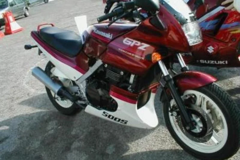 1992 Kawasaki GPZ 500 S (reduced effect #2)