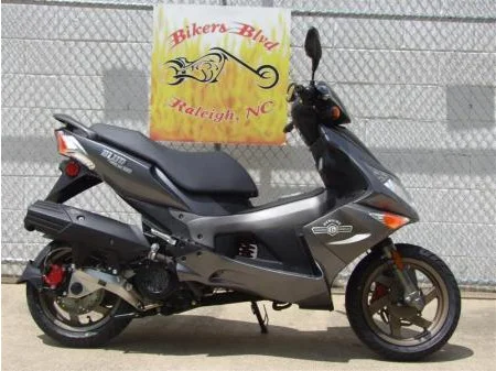 2010 Genuine Scooter Blur SS 220i