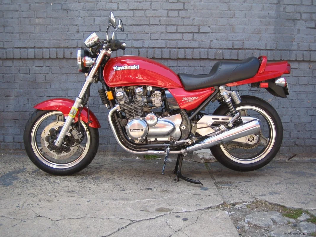 1992 Kawasaki Zephyr 750 (reduced effect #2)