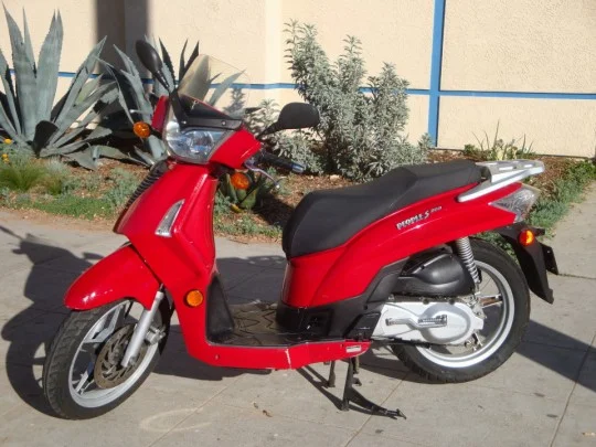 2010 Kymco People S 200