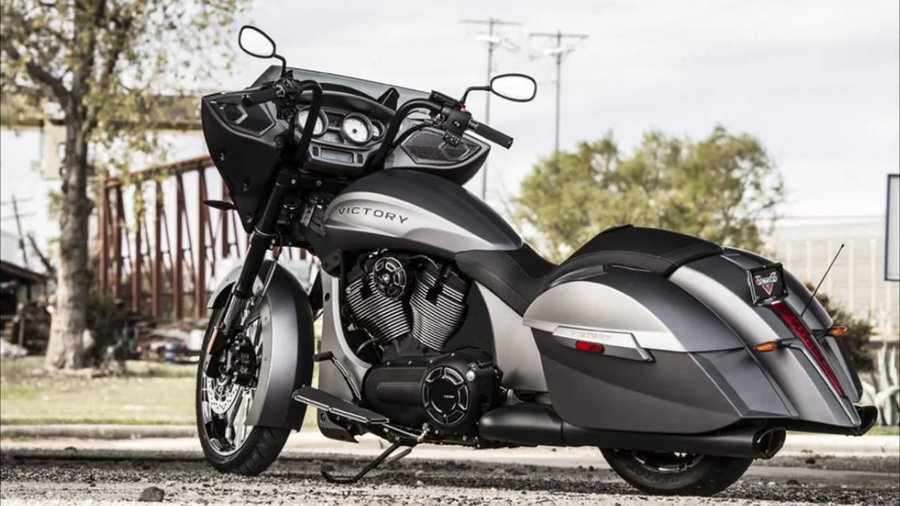 2018 Victory Magnum X-1
