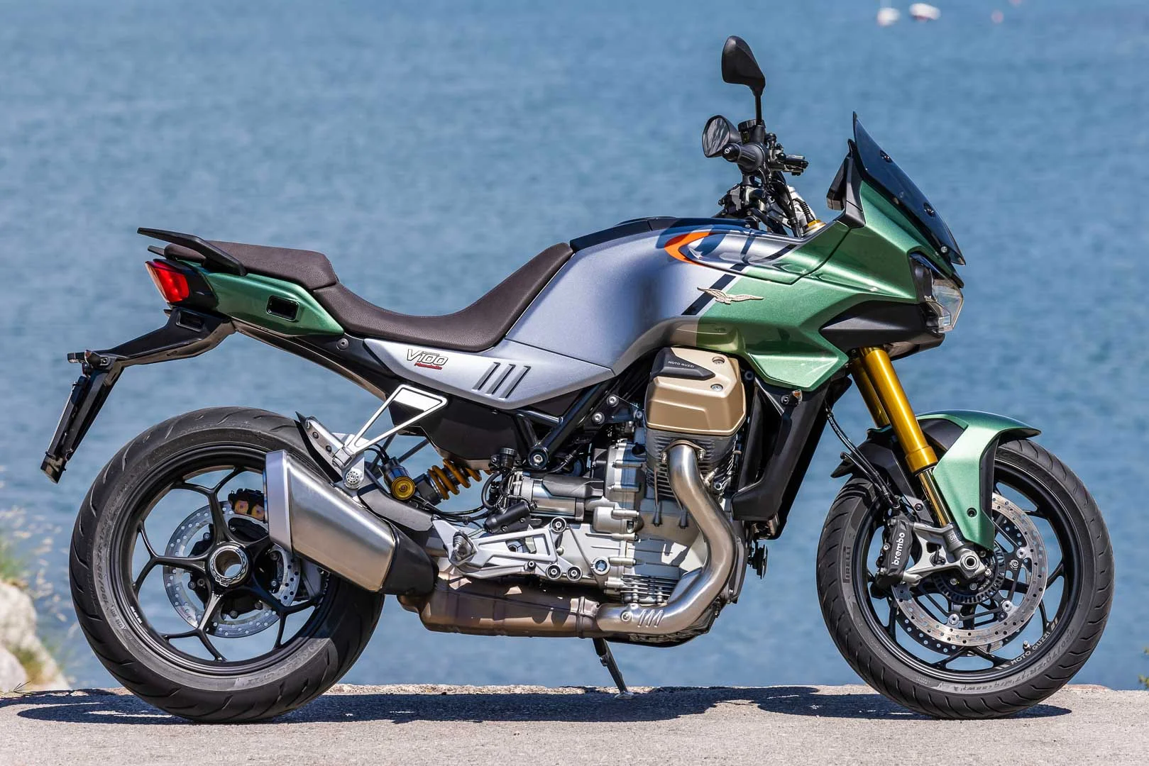 2023 Moto Guzzi V100 Mandello S