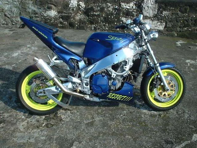 1990 Yamaha FZR 1000
