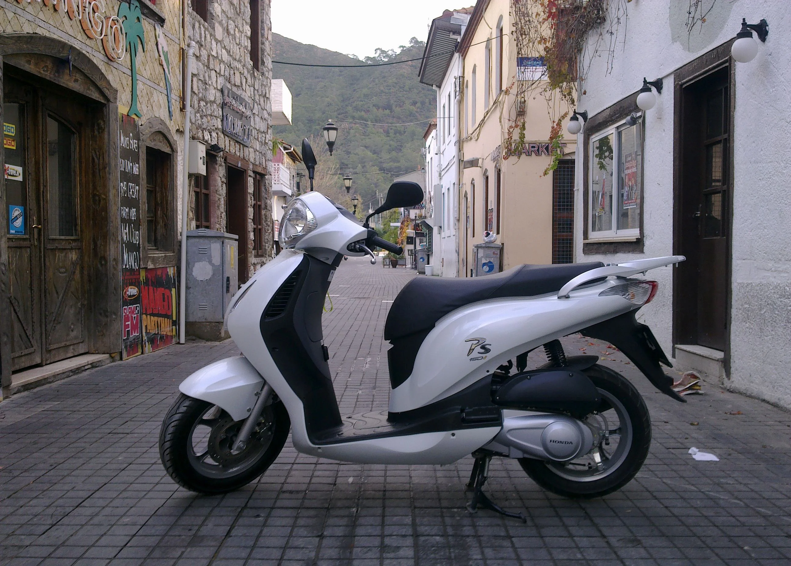 2011 Honda PS150i