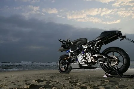 2010 Vyrus 984
