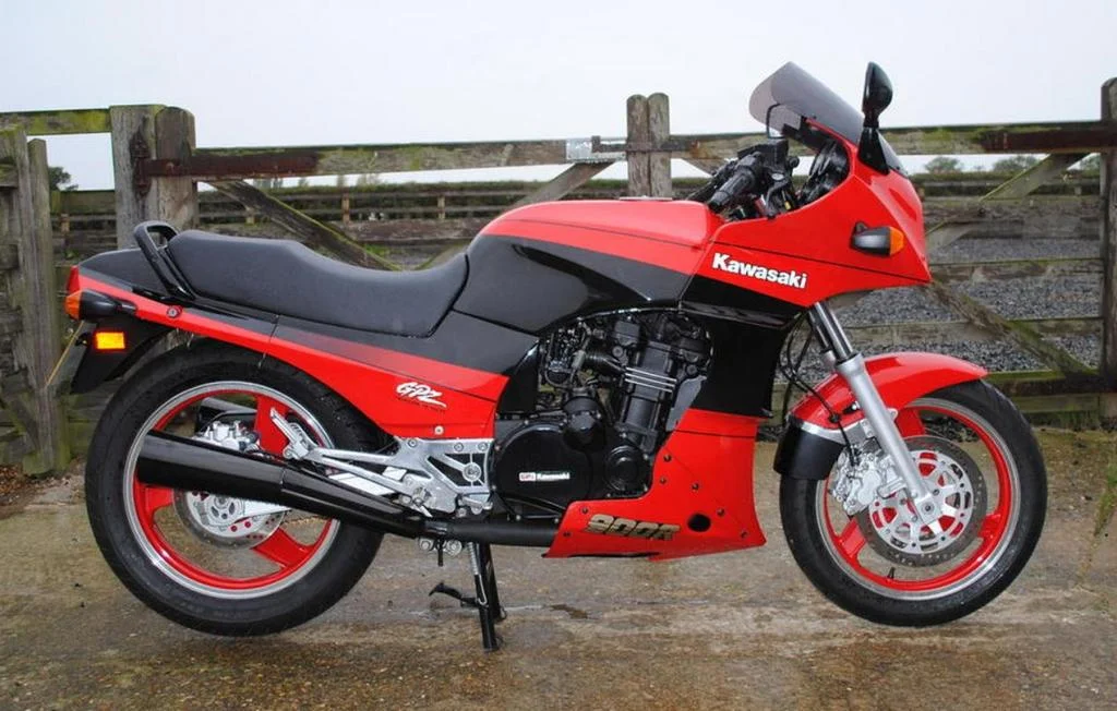 1988 Kawasaki GPZ 600 R (reduced effect #2)