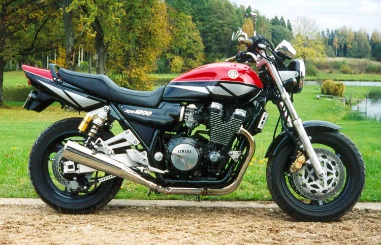 1995 Yamaha XJR 1200
