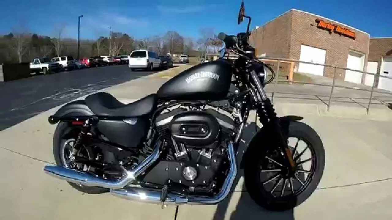 2015 Harley-Davidson Sportster Iron 883 Dark Custom