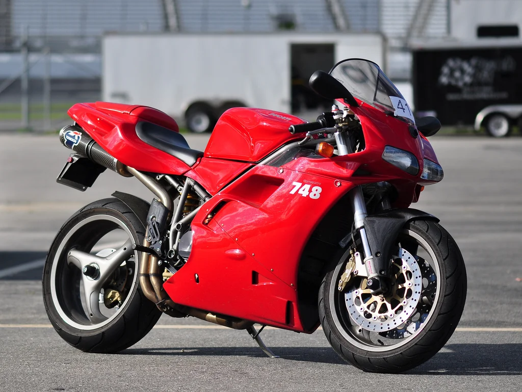 2001 Ducati 748