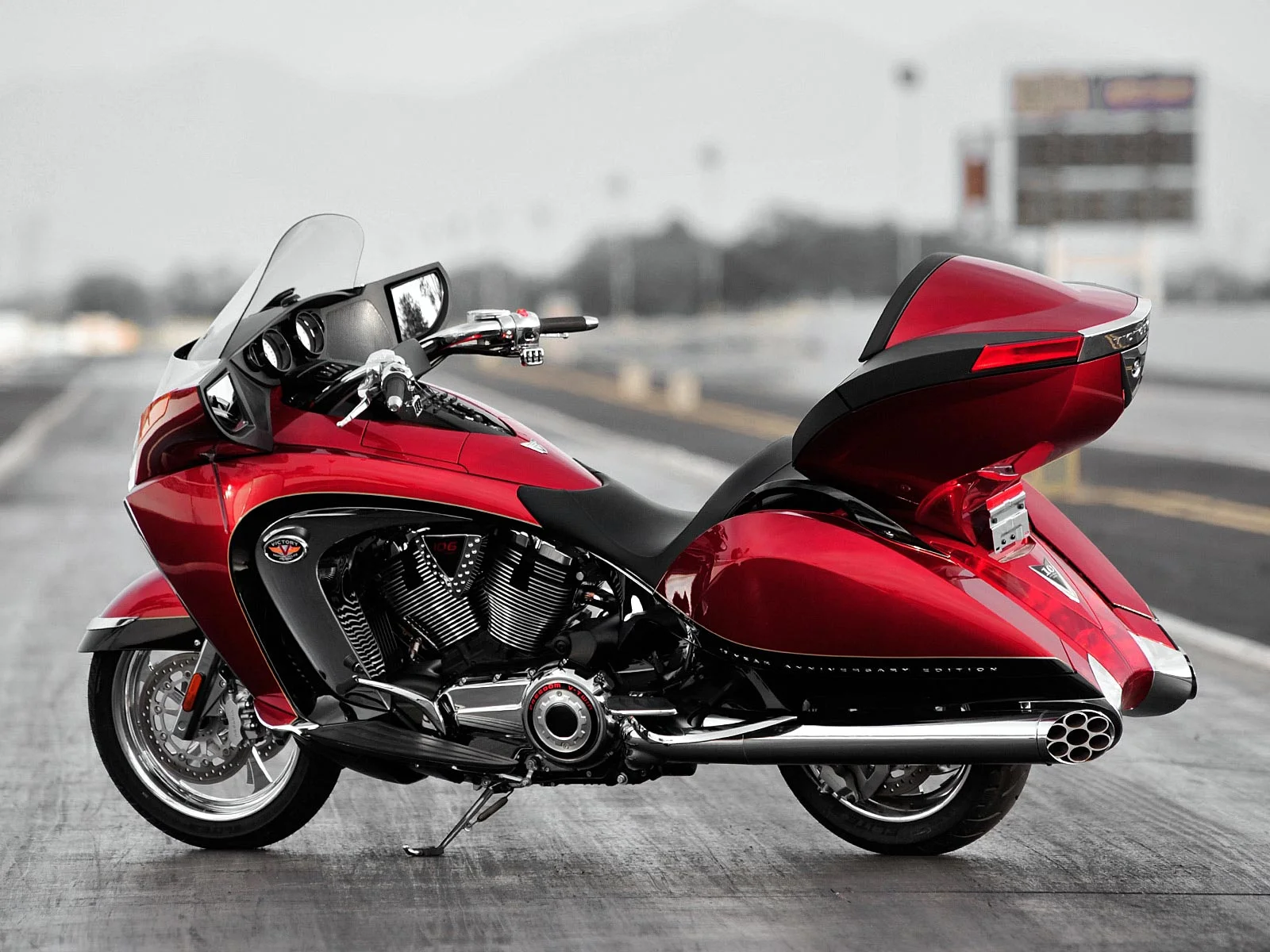 2009 Victory Vision Tour Premium