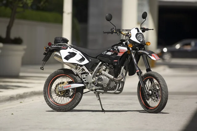 2007 UM SMF-200