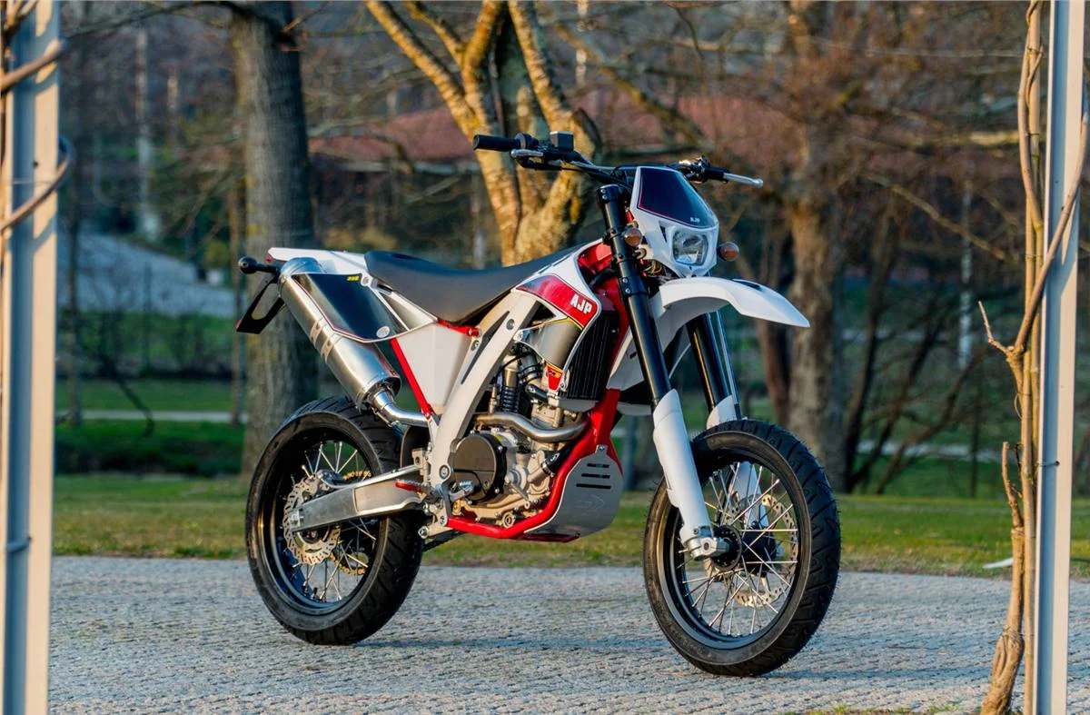 2019 AJP PR5 Supermoto 250