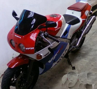 1998 Honda VFR 400 NC 30