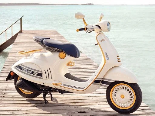 2021 Vespa 946 Christian Dior