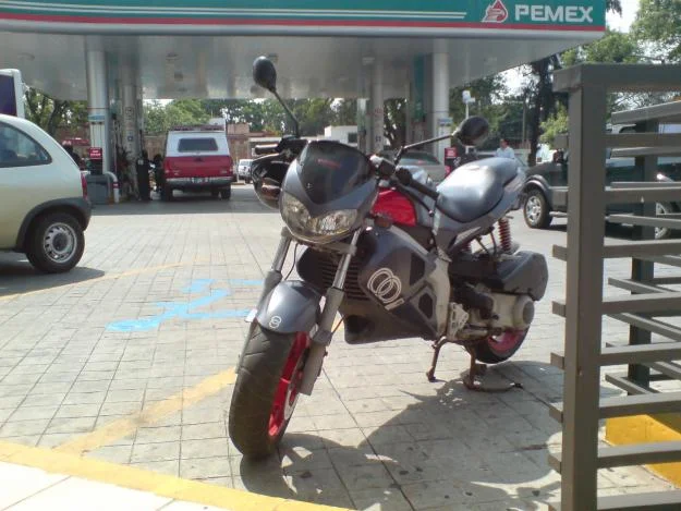 2002 Gilera DNA 180