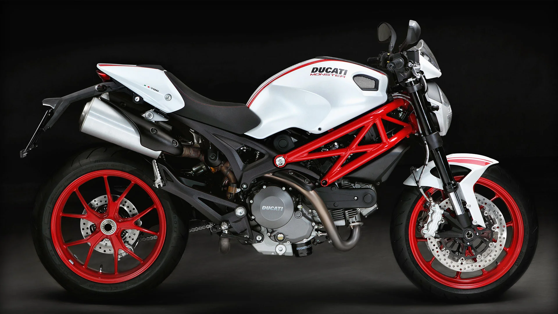 2015 Ducati Monster S2R