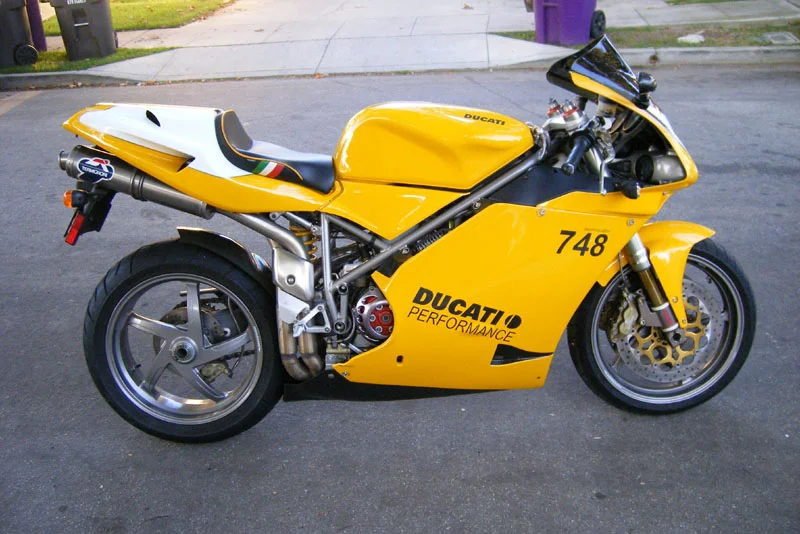 2002 Ducati 748