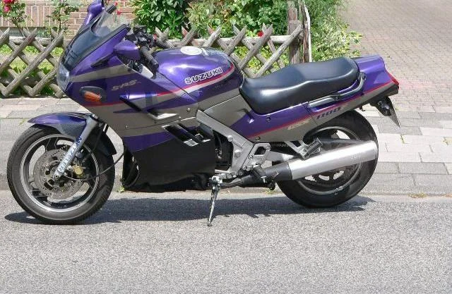 1990 Suzuki GSX 1100 F
