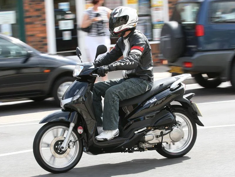 2010 Peugeot Tweet 125