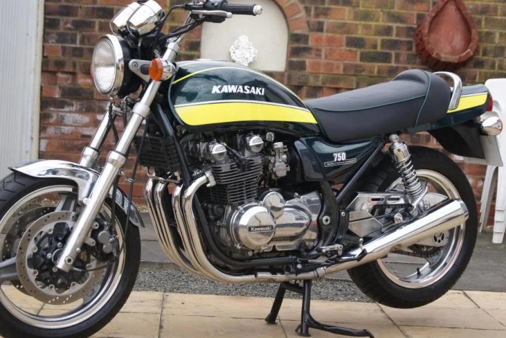 1991 Kawasaki Zephyr 750 (reduced effect #2)