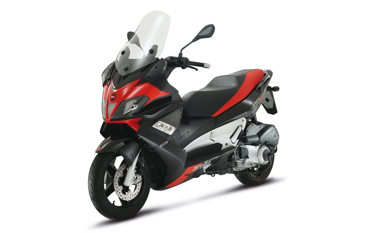 2015 Aprilia SR Max 300