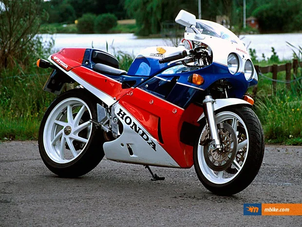 1992 Honda VFR 750 R - RC 30