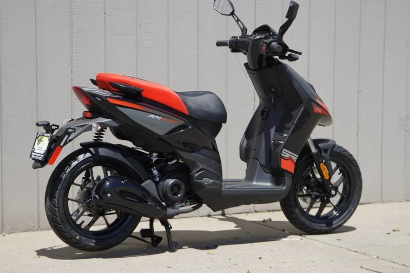 2016 Aprilia SR Motard 50