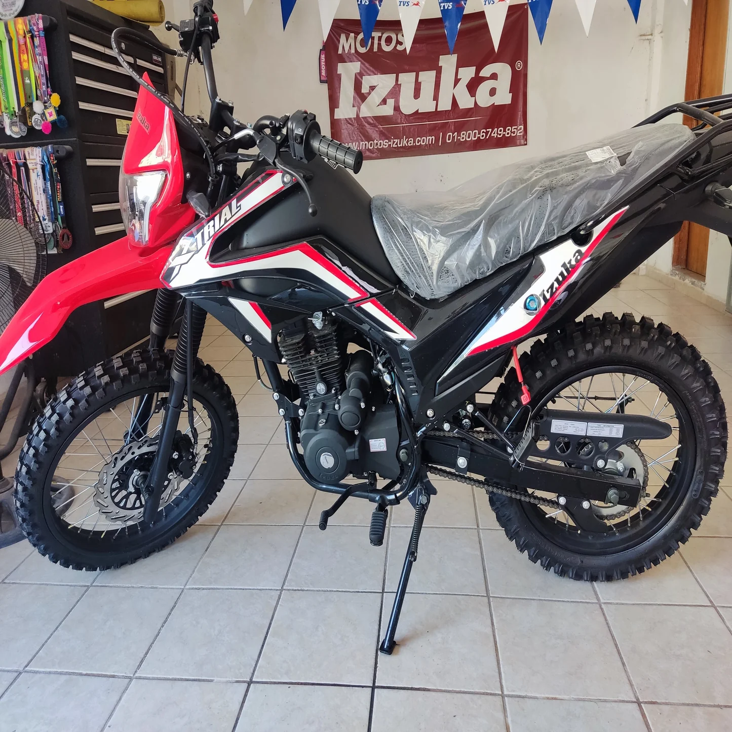 2024 Izuka X-Trial 200