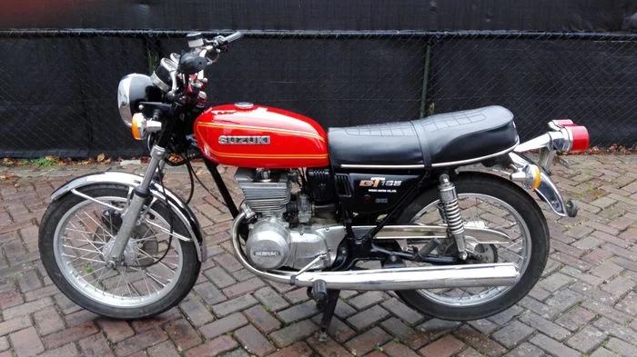 1977 Suzuki GT 185