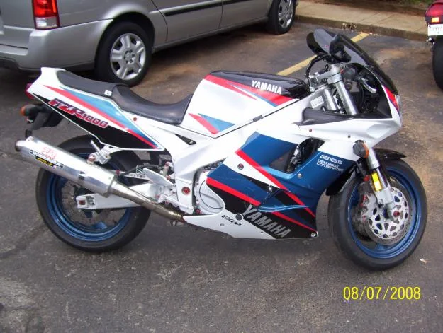 1995 Yamaha FZR 1000