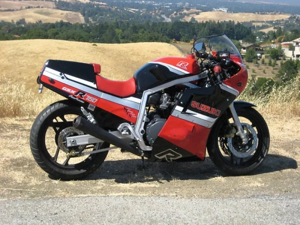 1986 Suzuki GSX-R 750