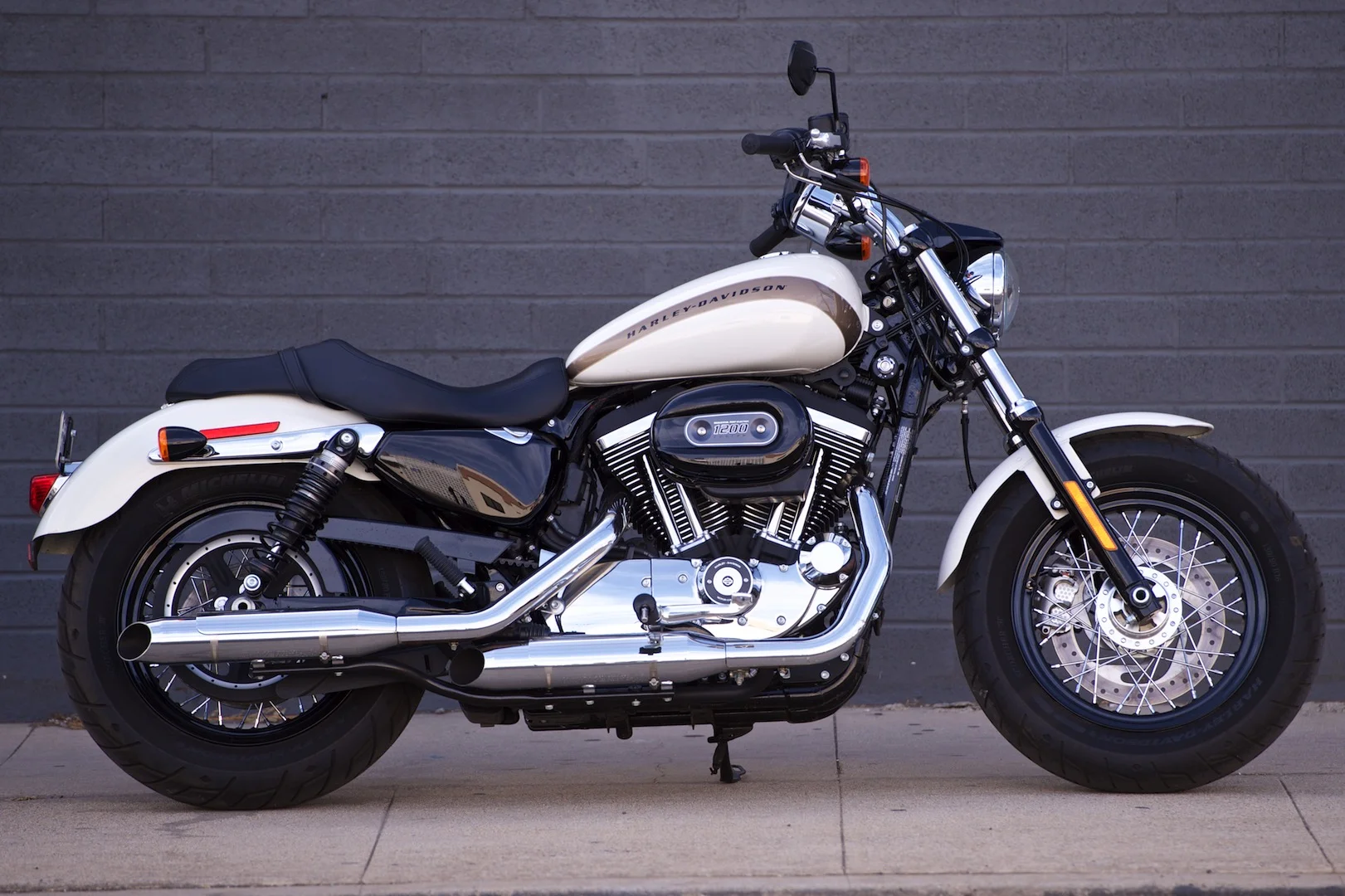 2018 Harley-Davidson Sportster 1200 Custom