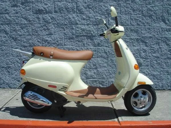 2005 Vespa ET4 50