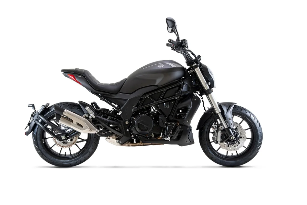 2022 Benelli 502 Cruiser