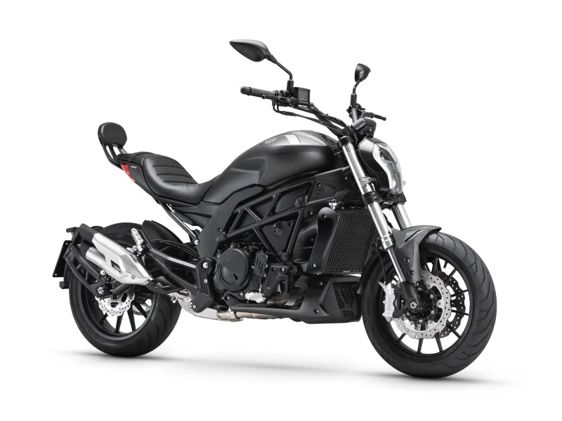 2023 Benelli 502 Cruiser