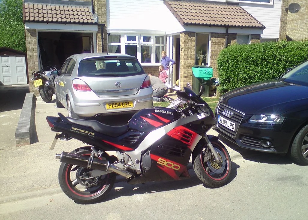 1999 Suzuki RF 900 R