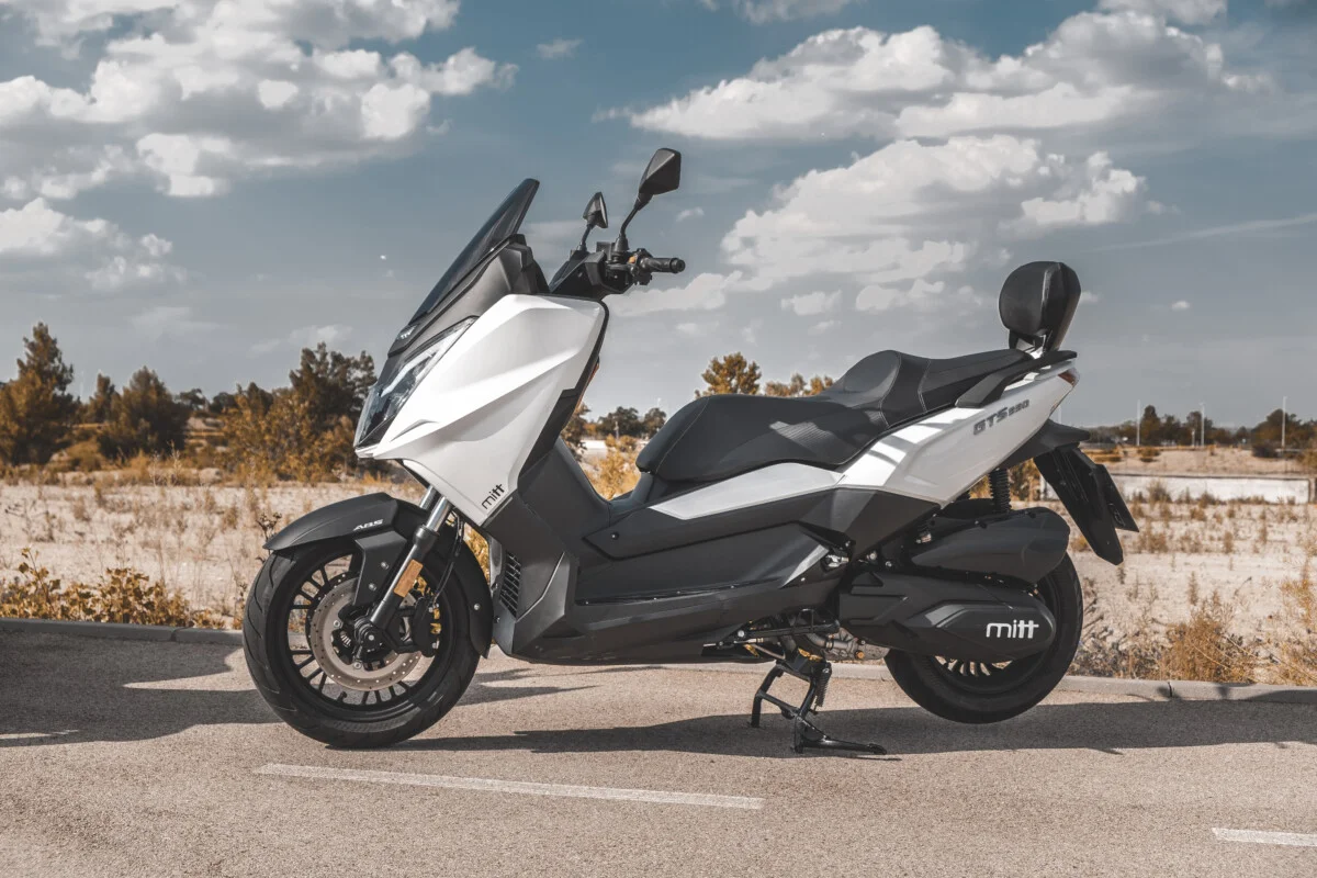 2020 Mitt 330 GTS